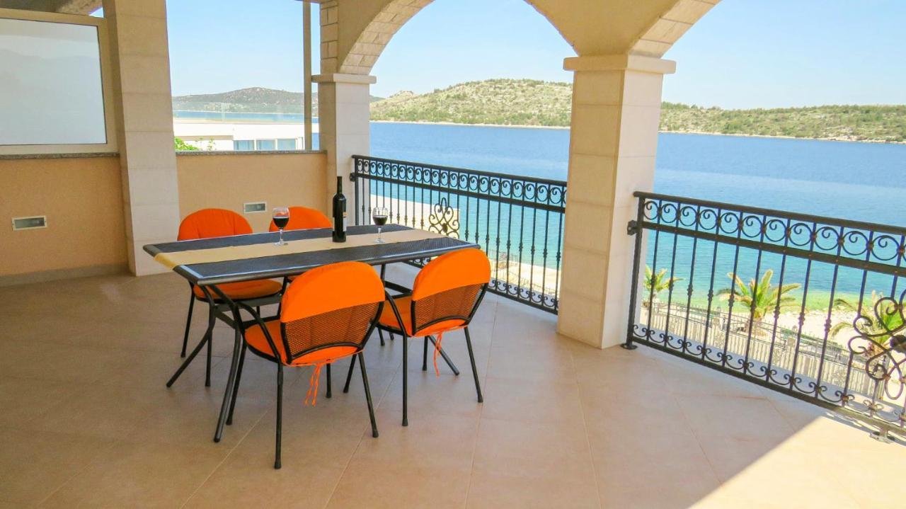 Apartments Villa Ante Grebastica Exterior photo